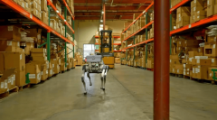 <b>并初次向全球展现了针对市场量身打制的智能巡</b>